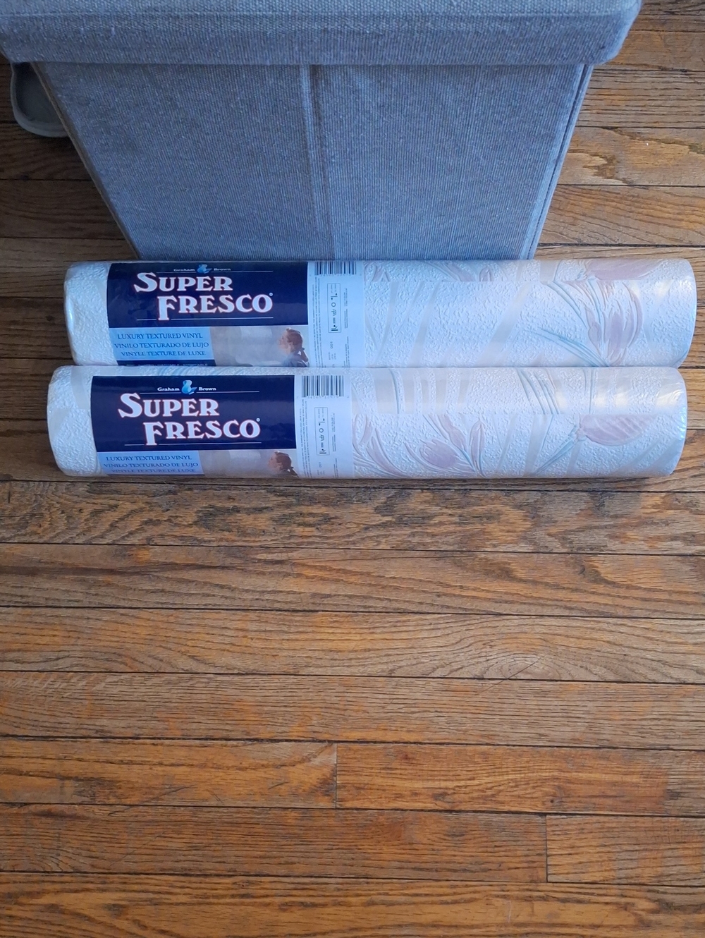 Vintage Super Fresco Textured Floral Wallpaper Roll in Pale Pink and Cream